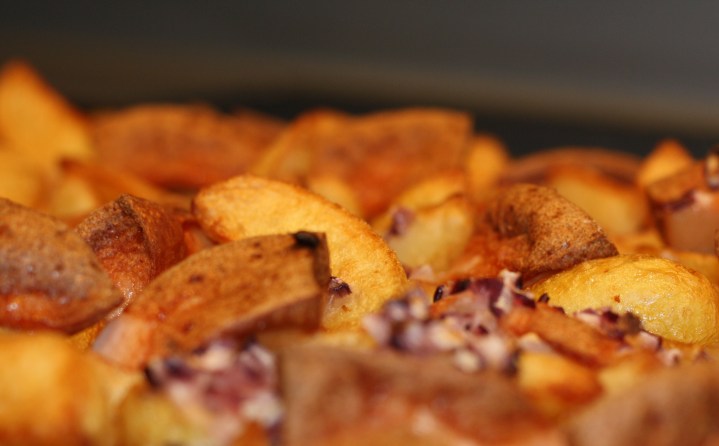 Hookooblöötä ja lohkoperunoita. Nam sekin.