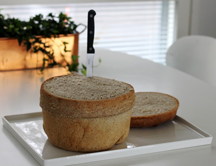 kattilaleipa_leikkaaminen