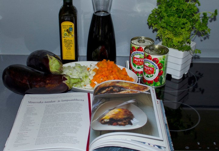 raaka_aineet_moussaka (1280x883)