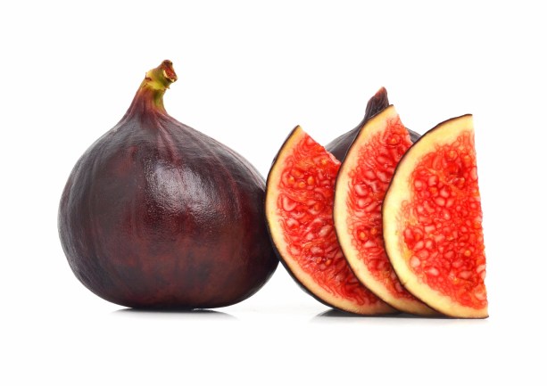 Fresh figs and slices