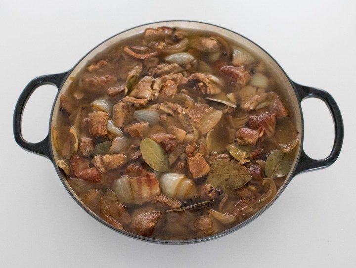 Tältä tirripaisti näyttää ennen uunissa hauduttamista.